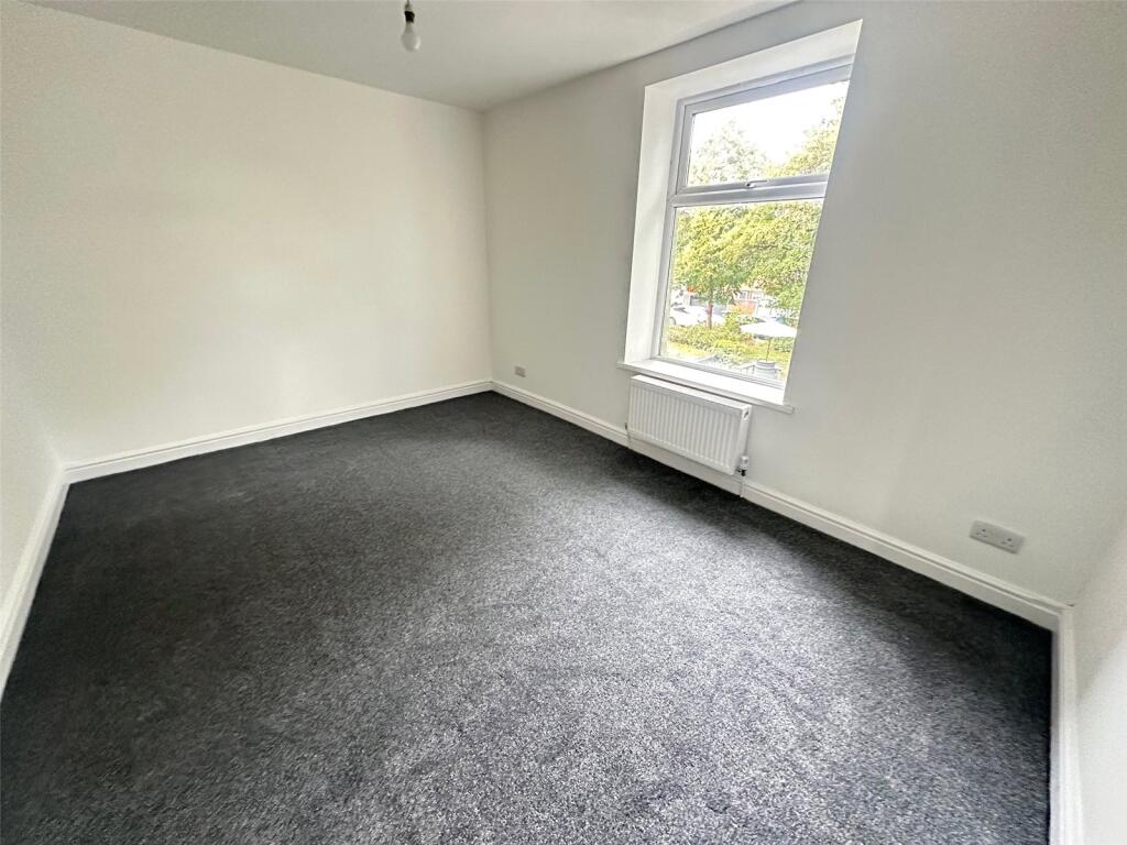 2nd bedroom