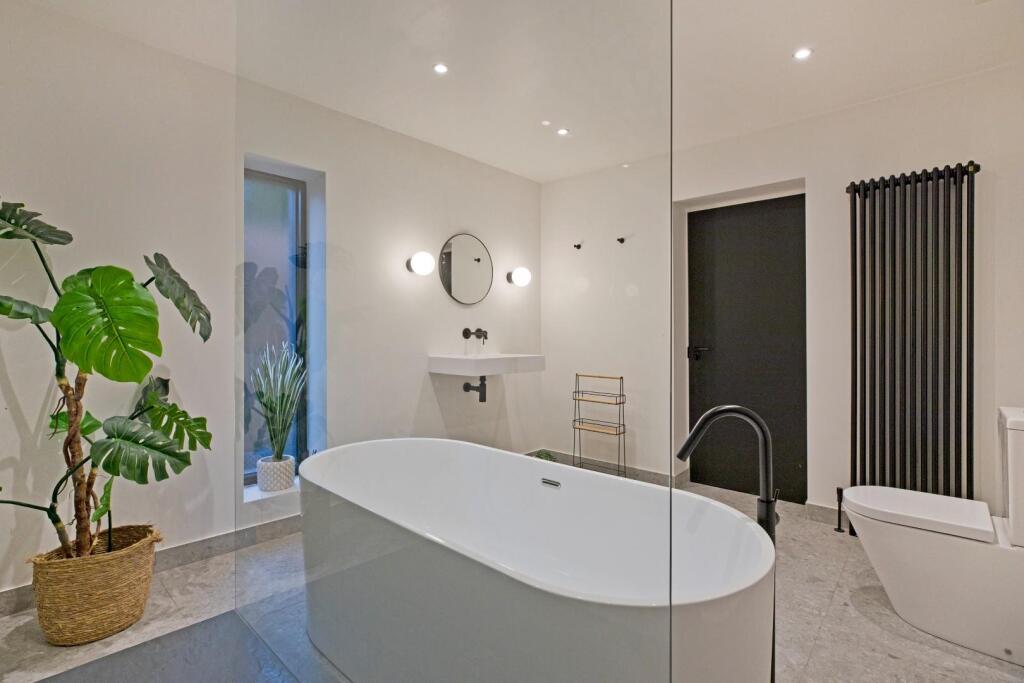 Principle Bedroom En Suite