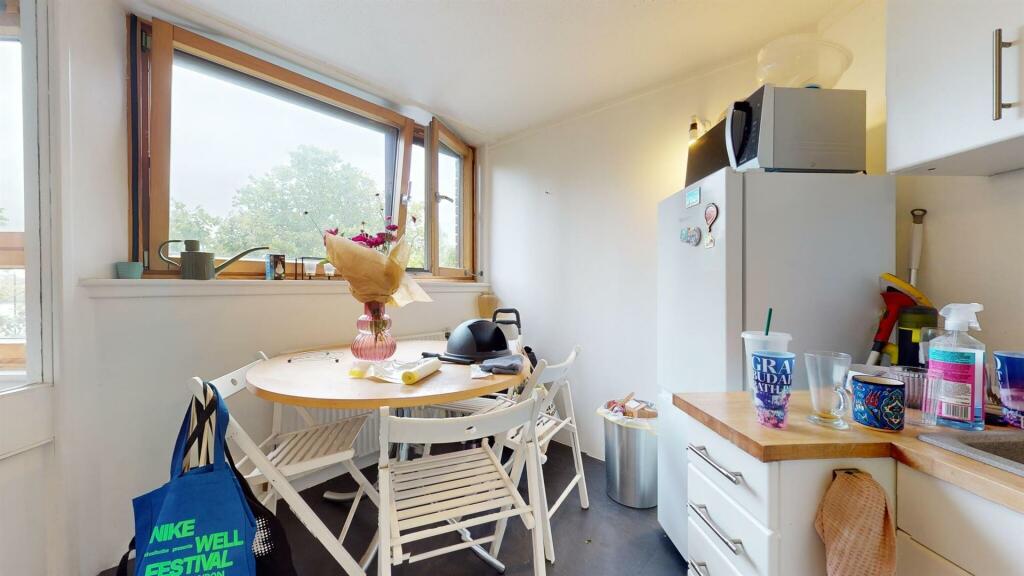 23BWkitchen3.jpg