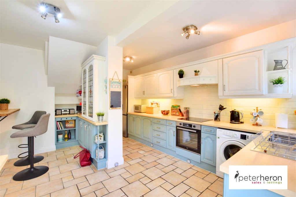 Breakfasting Kitchen