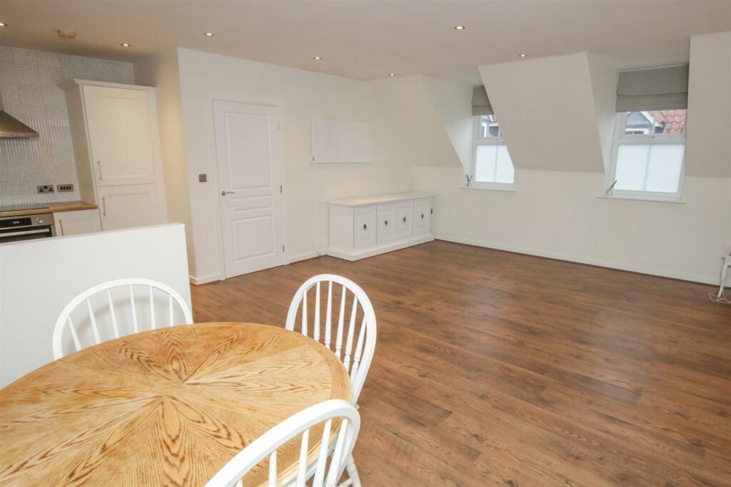 OPEN PLAN LIVING DINING KITCHEN