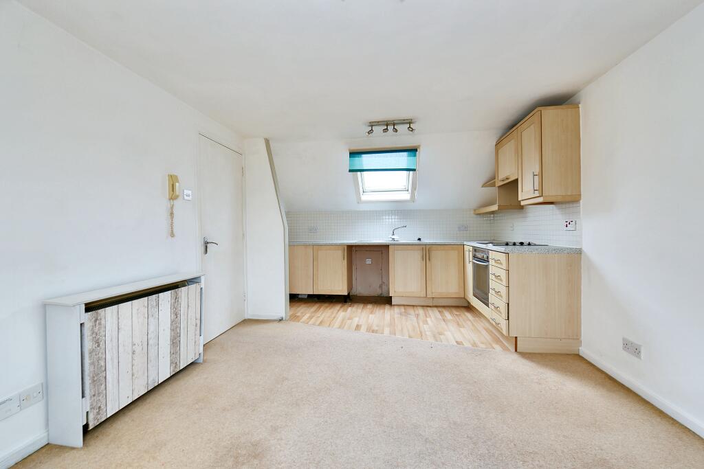 Flat 5, 1118 Evesham Road, Astwood Bank, Redditch, Worcestershire, B96 6EA
