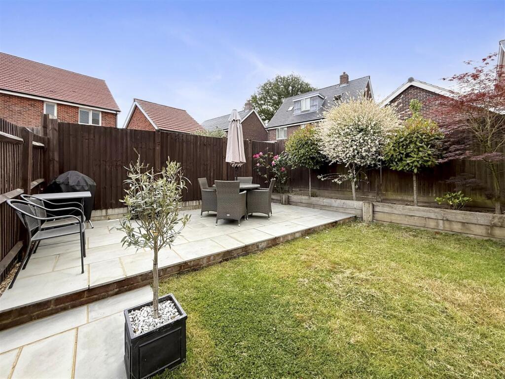 Dafodil Crescent, 7-011.JPG