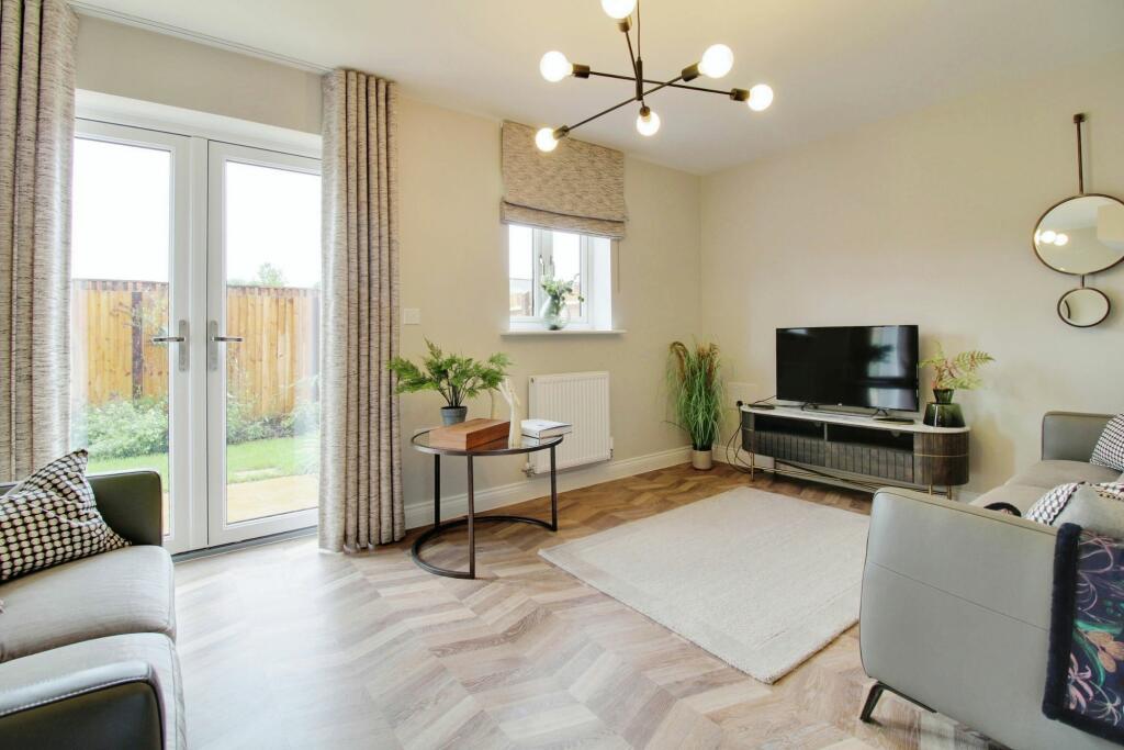 show home sitting
