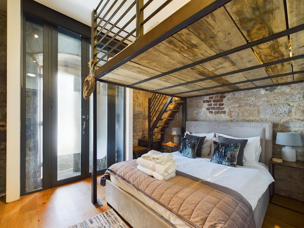 CAM02091G0-PR0172...