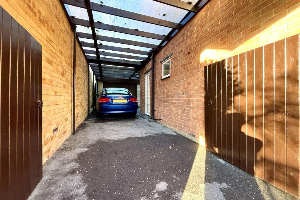 Driveway/Car Port