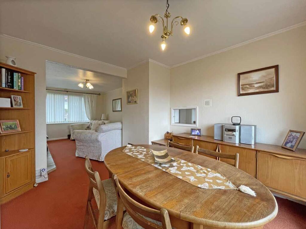 Yelamptone Drive 5 Dining Room 2.jpg