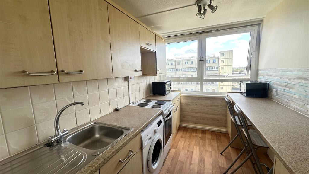 Connor Court, Kitchen, EH.jpg