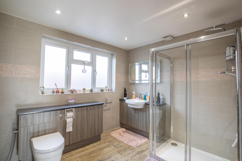 Ensuite