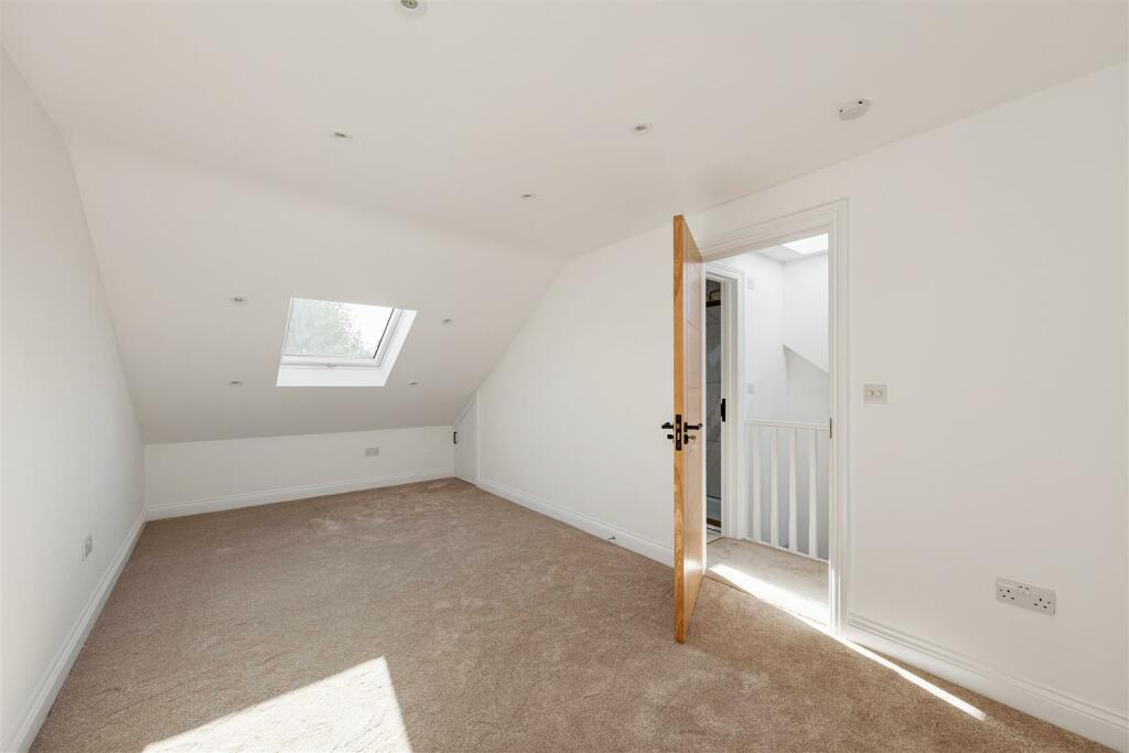 South Esk Road, E7