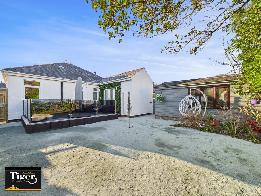 CAM02176G0-PR0514...