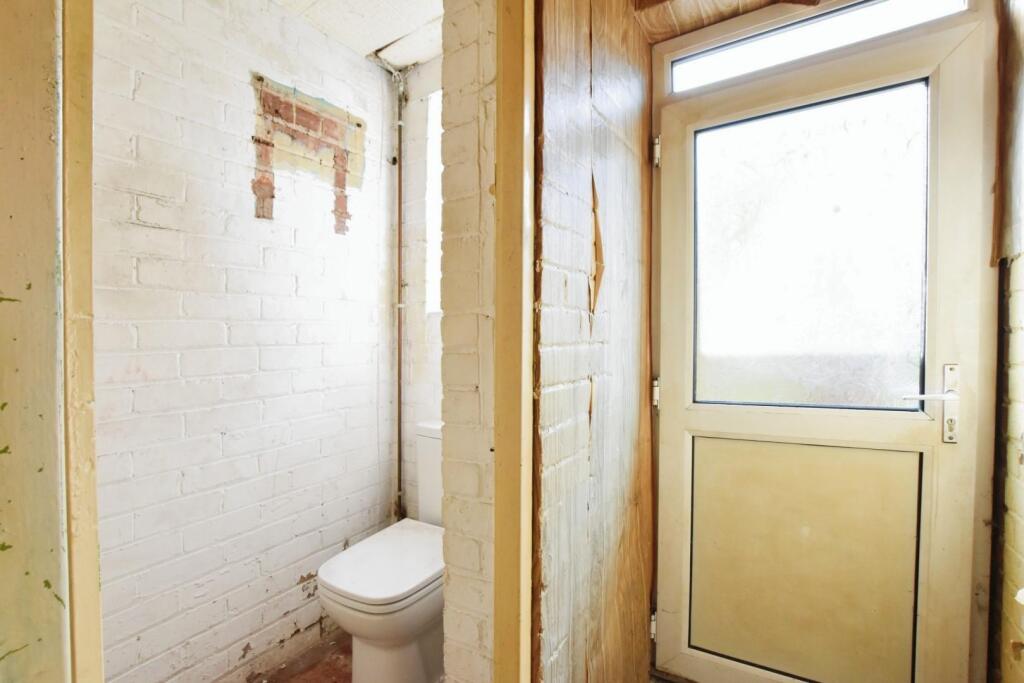 Ground floor w/c