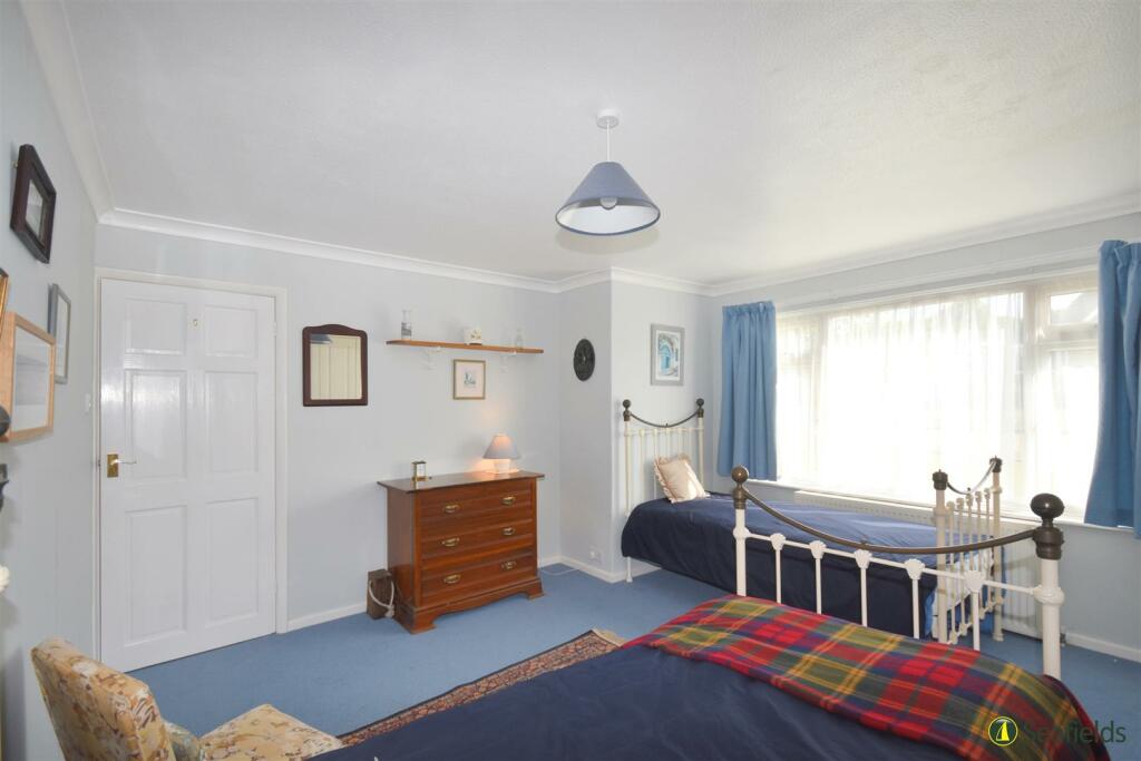 BEDROOM 1.jpg