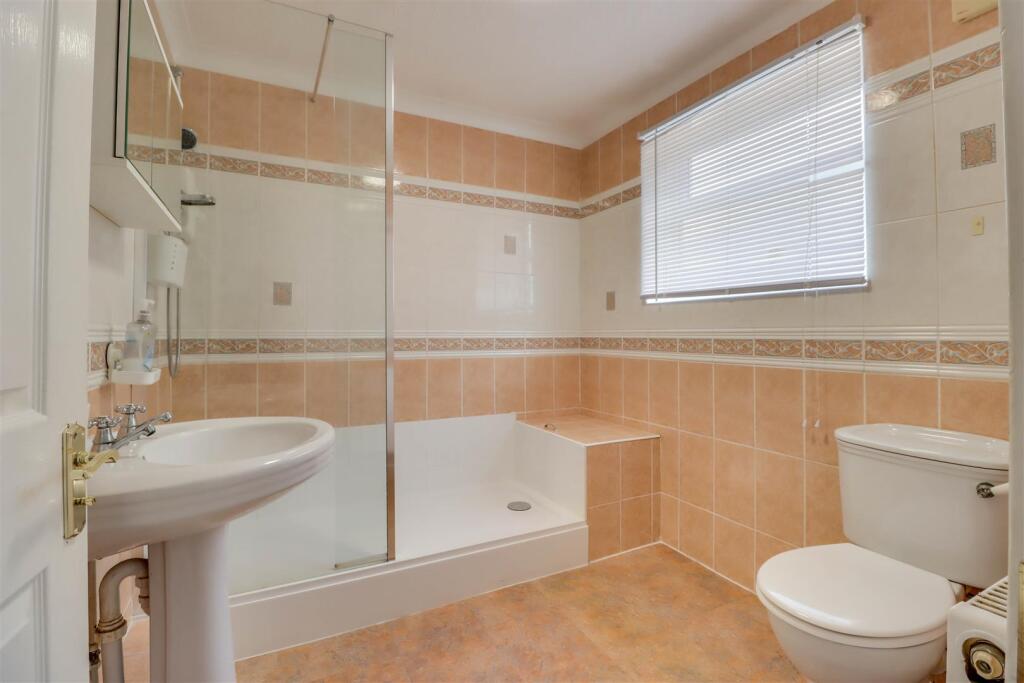 3 ELIZABETH DRIVE WICKFORD-4.jpg