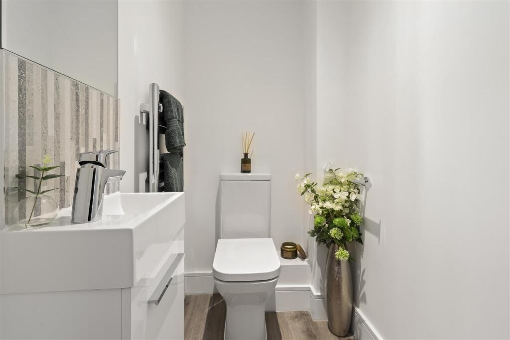 Cloakroom/WC