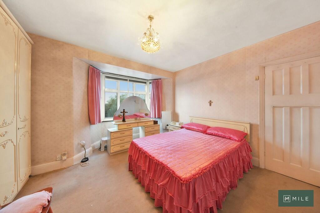 702 North Circula...