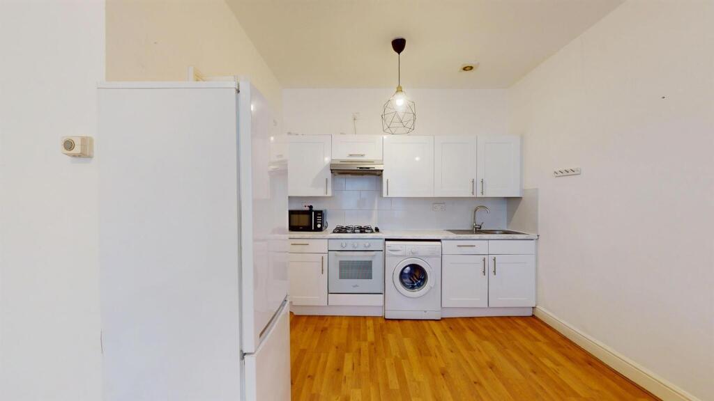 68b577290d28d4aced6b556f_6e68e6732d2e92e15f2b4eefe