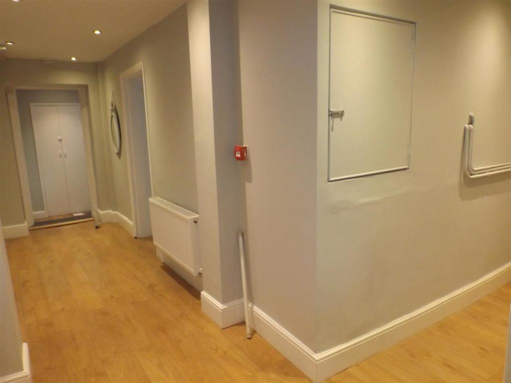 Hallway 2.JPG