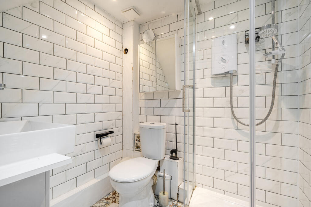 1364474-5-68e7a23...