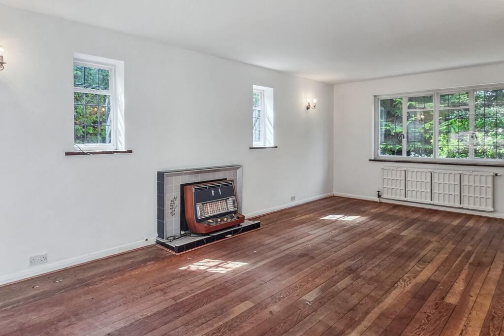 66 Burgess Wood Road South, Beaconsfield, Buckinghamshire HP9 1EJ