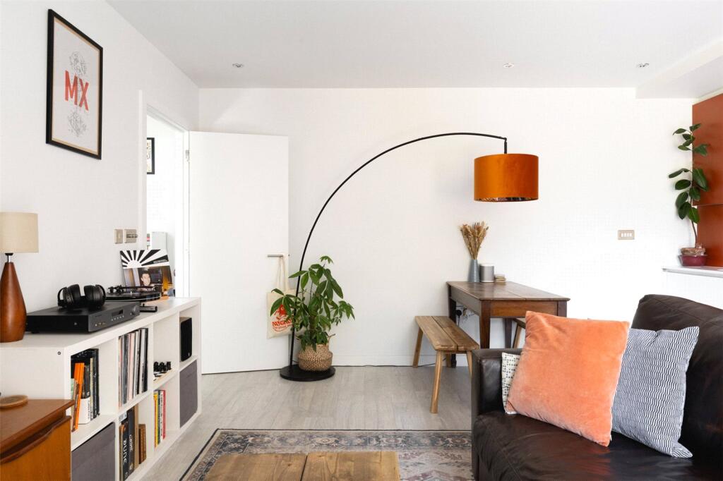 Studio House E20