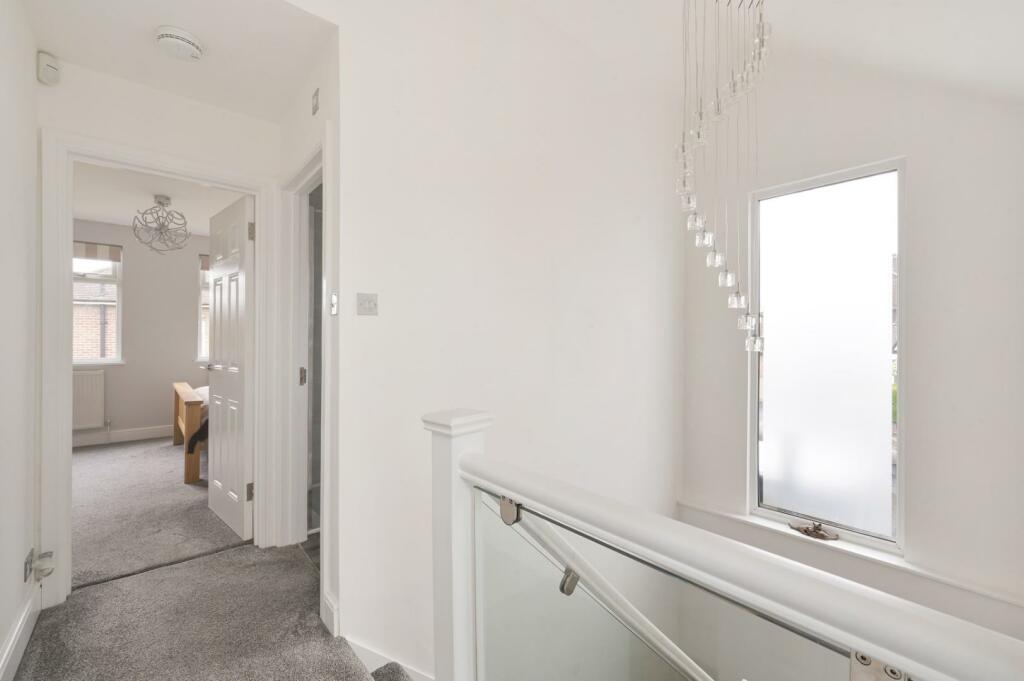 STONELEIGH CRESCENT 50 (11).jpg