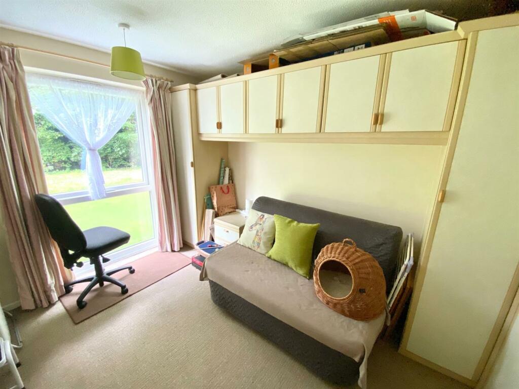 BED 2.jpg