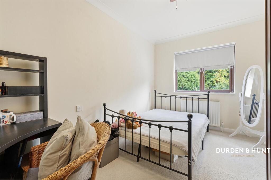 Northumberland Avenue