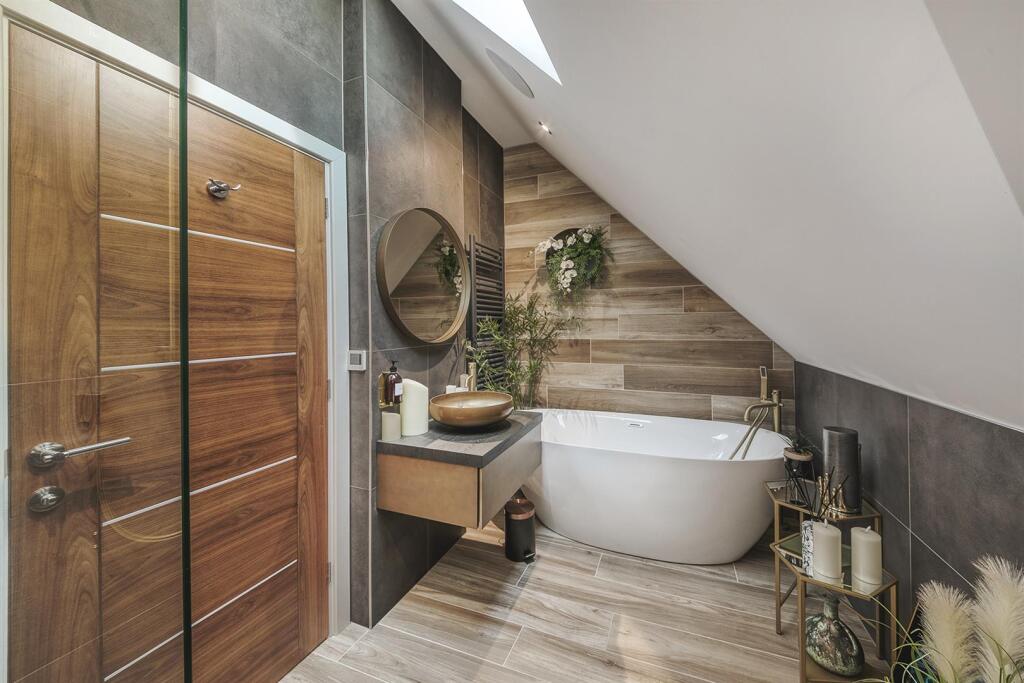 Superbly Appointed Bathroom