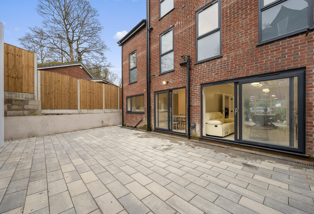 Spacious and private back garden