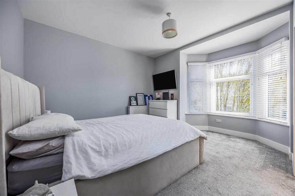 213 Laburnum Grove, Copnor-Small-PorticoMarketing-