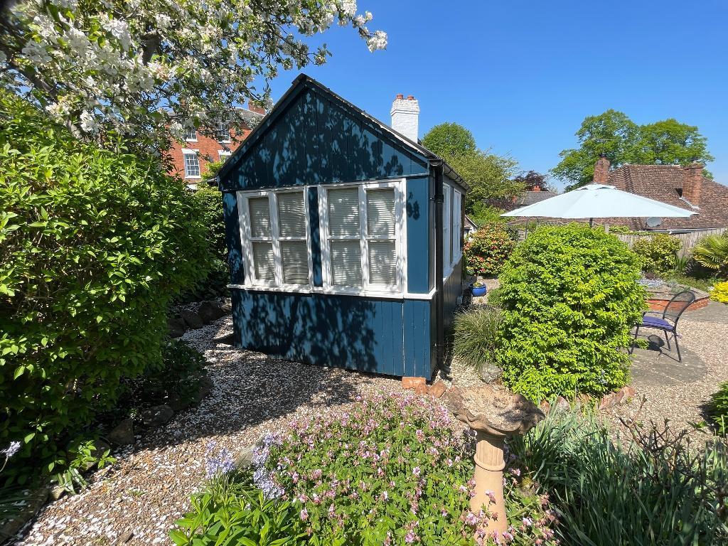 Summerhouse, handy extra summer room