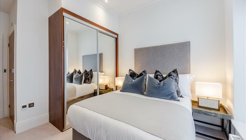 Bedroom 1 .jpg