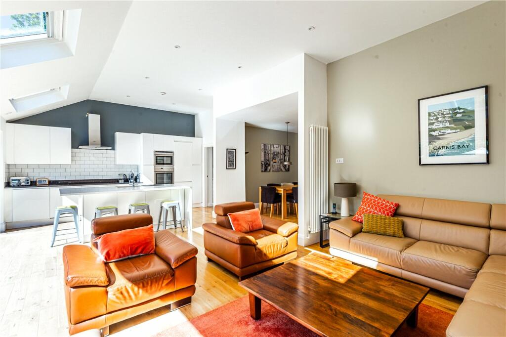 Family/Kitchen