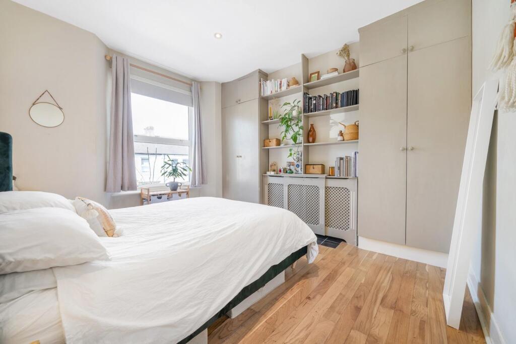 Bedroom 1.jpg