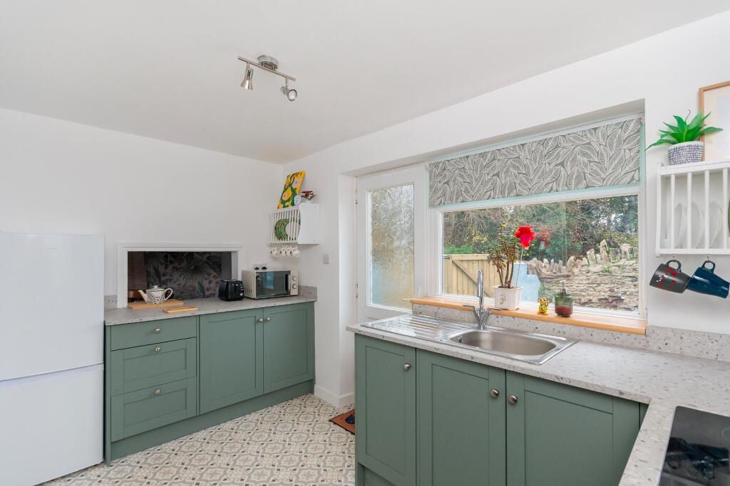 8G4ASEV - Kitchen C.jpg