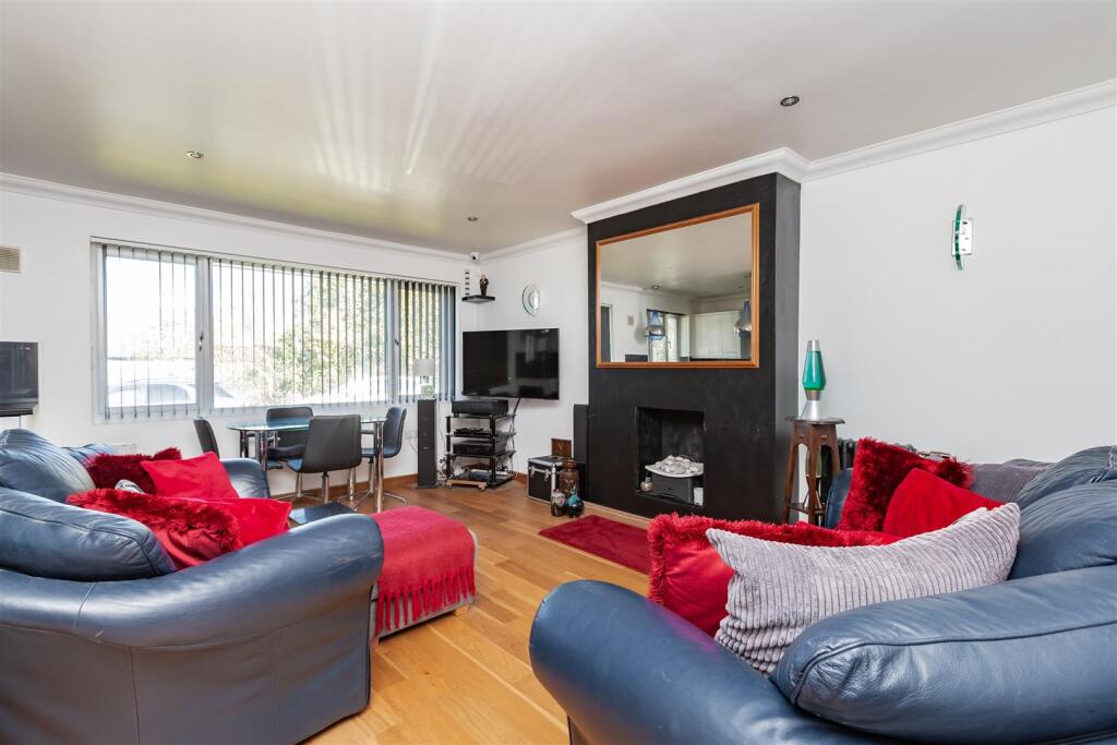 2 Selbourne Close-HR13.jpg