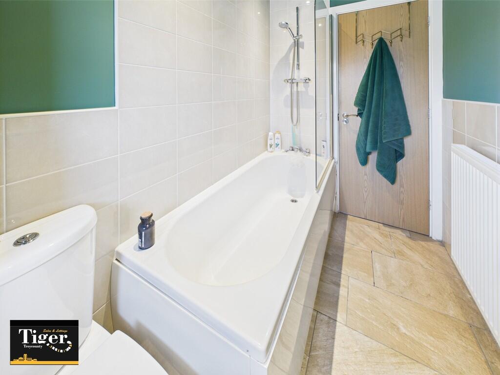 CAM02176G0-PR0589...