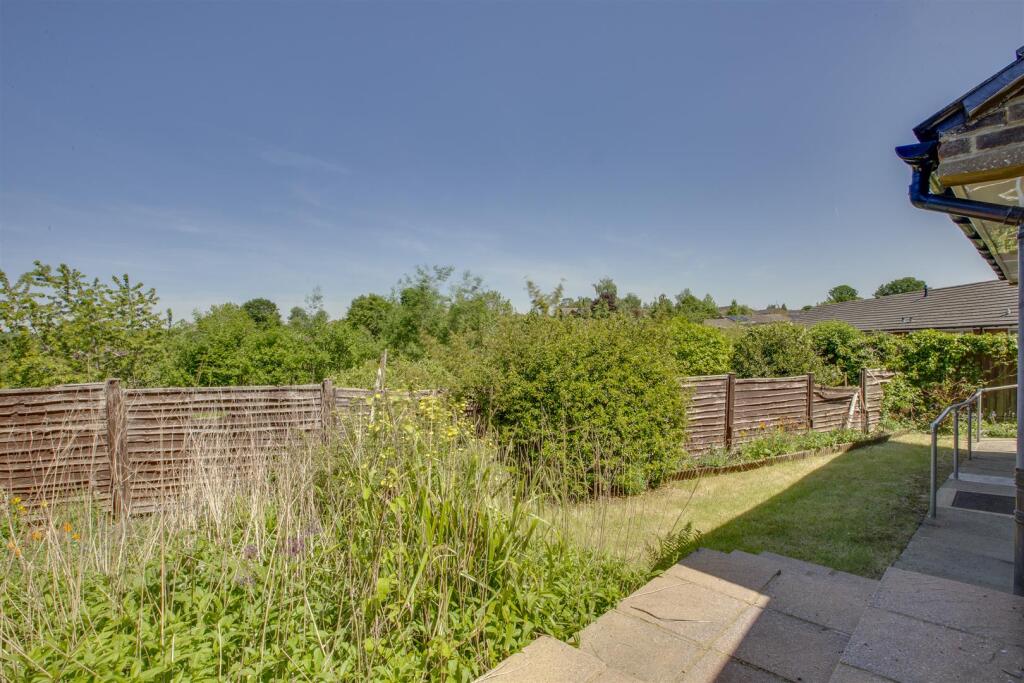 1 Georges Hill, HP15 6BE-10.jpg