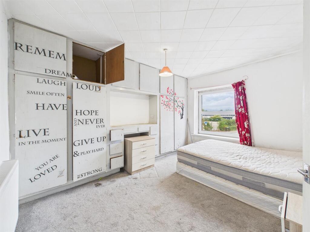 10 - Station Road, Yate.jpg