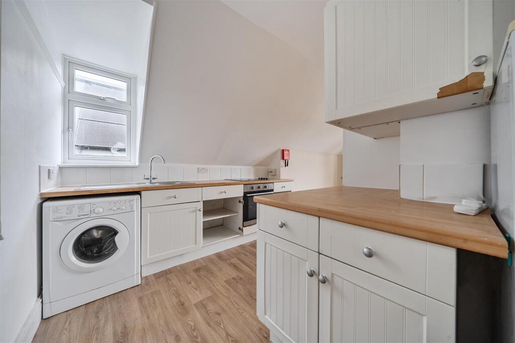 Kitchen 3.jpg