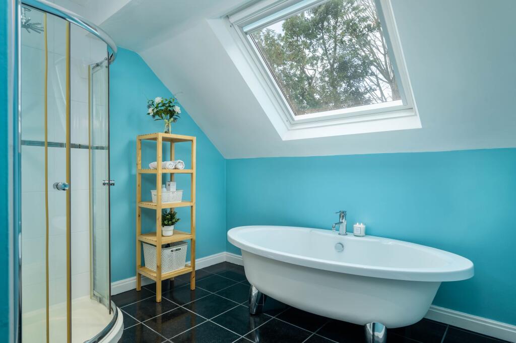 Main family bathroom 