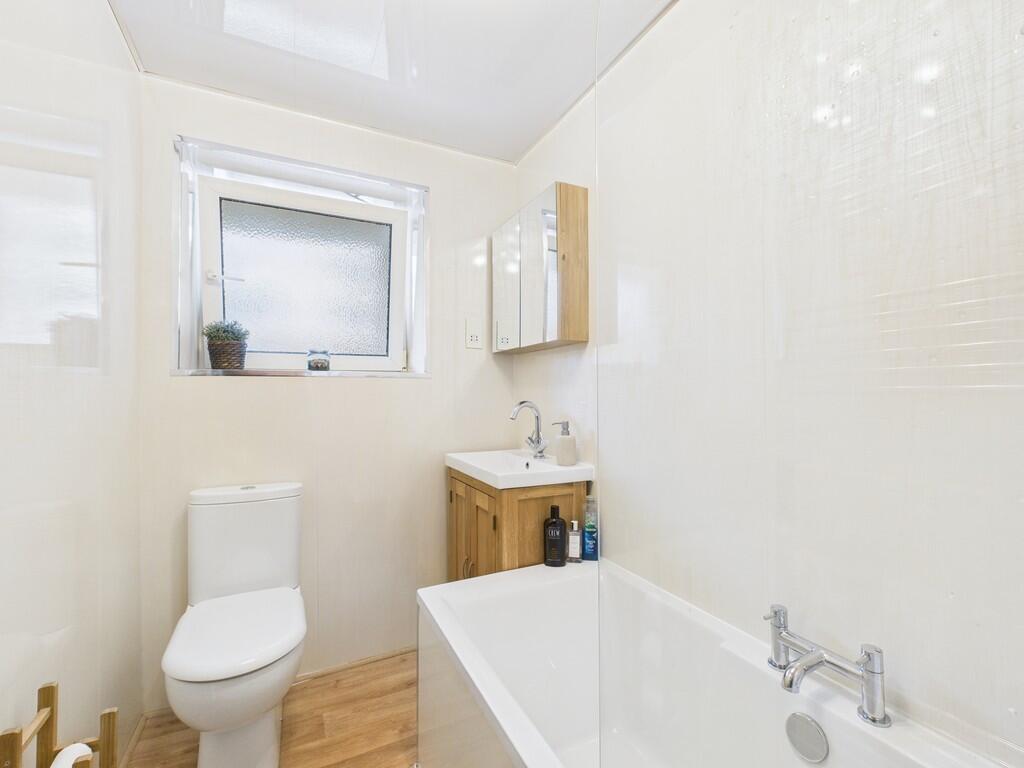 CAM05526G0-PR0054...