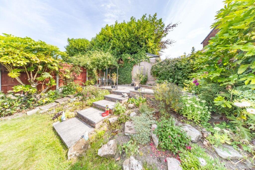 9 Pratt Road garden 3.jpg