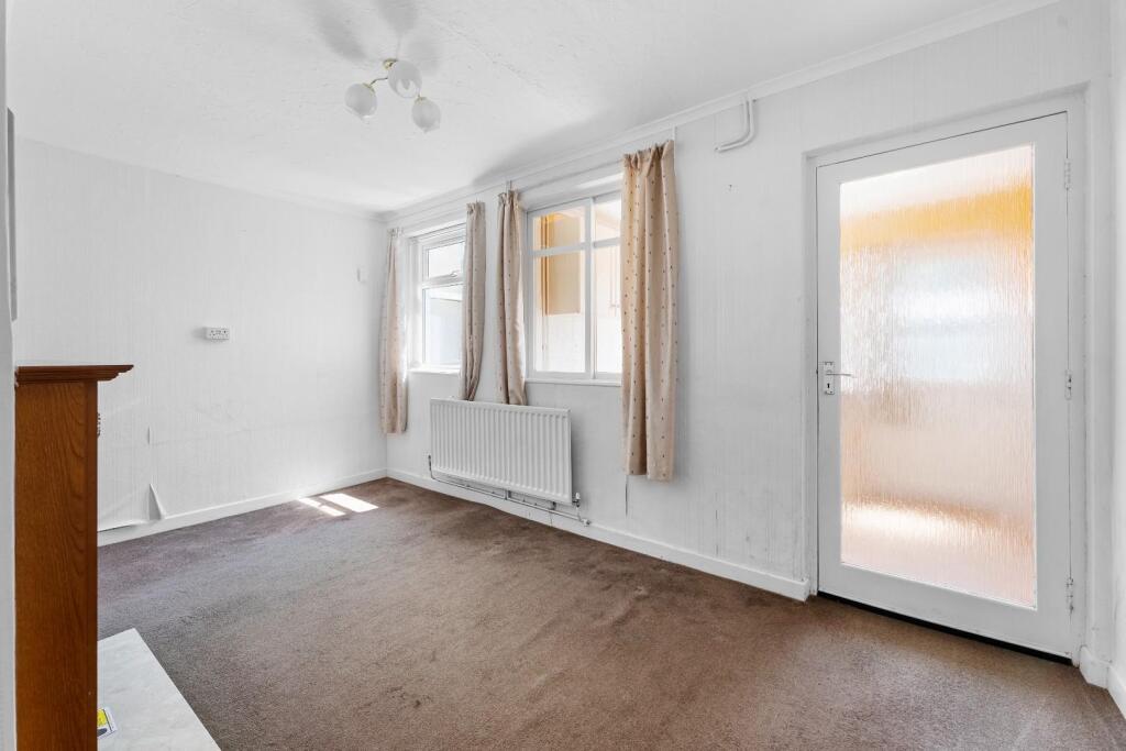 24 Elborough Avenue interior  11.jpg