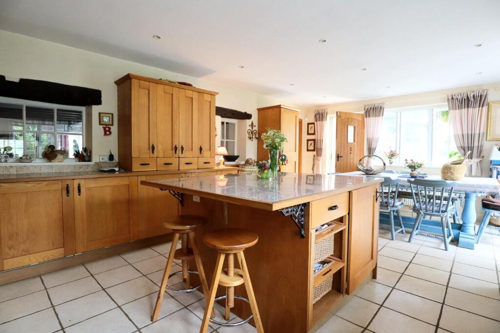 Kitchen - Breakfast room (3).jpg