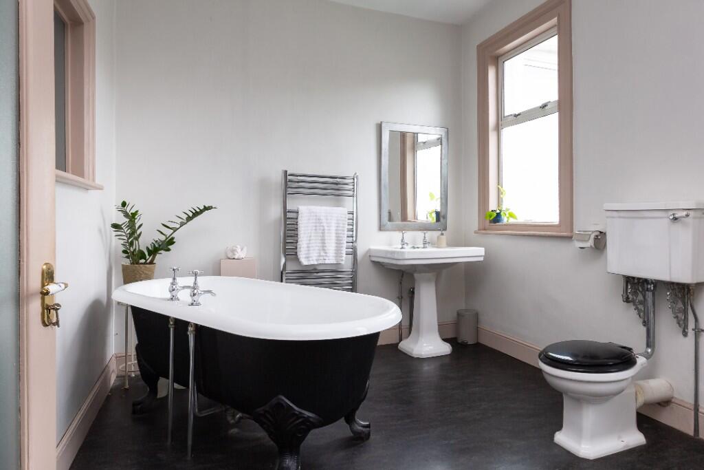 Main bathroom