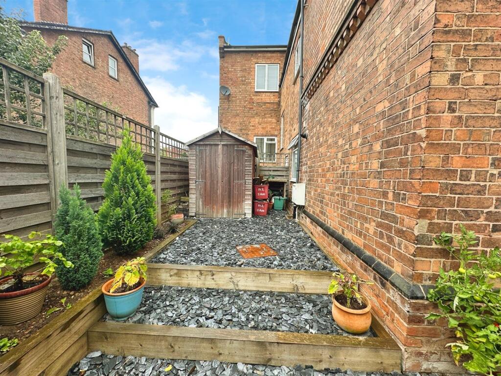 93e99750--4E35-B6F6-8661457A1BD3-58724-0000145CC56