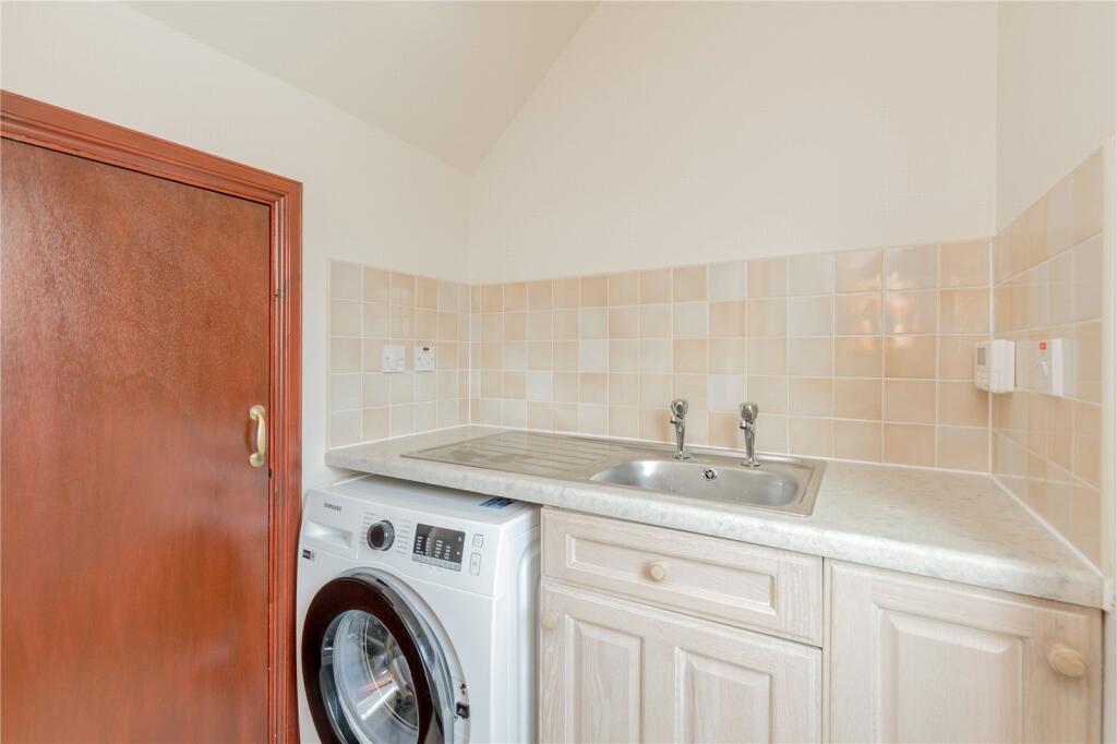 Waverley Crescent 14