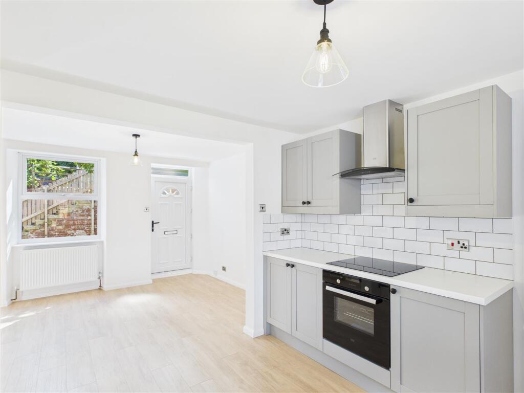 KITCHEN/DINER/LIVING AREA